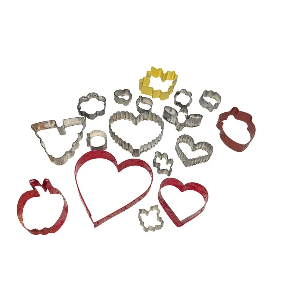Vintage Cookie Cutter Lot‎ Hearts Apple Angel Metal 17